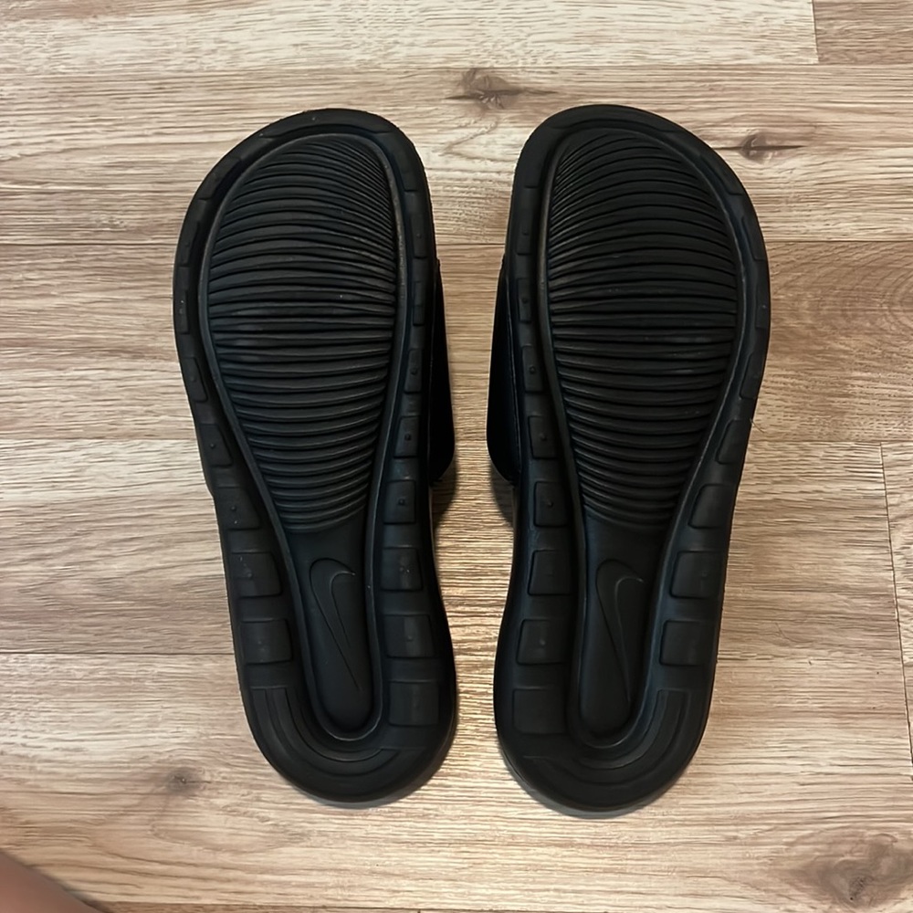 nike slides - Picture 3 of 4